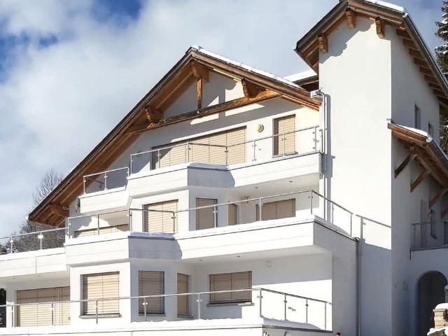 5.5 Zimmer, 240 m², 1. Stock