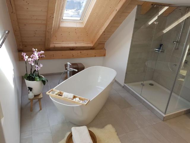5.5 Zimmer, 220 m², 3. Stock