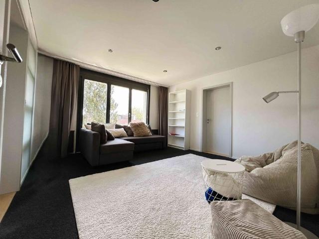 5.5 Zimmer, 80 m², 1. Stock