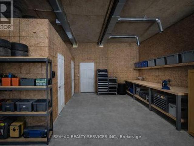 5 698 6 Highway, Hamilton, ON, L8N 2Z7 commercial for lease | Listing ID X12963 | Royal LePage
