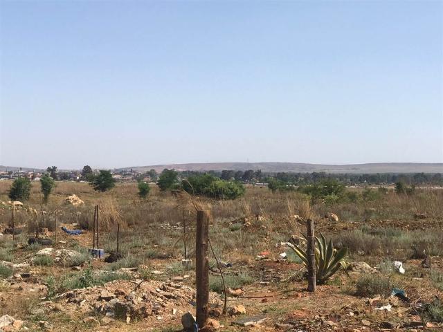 5 727 m² Land available in Protea Glen