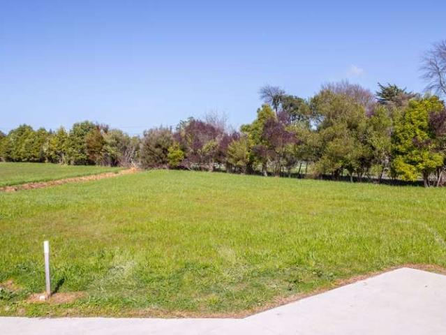 5,7,8a Macrocarpa Lane, Carterton