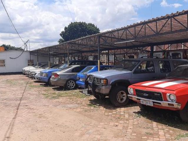 5.7 ha Land available in Zwartkop