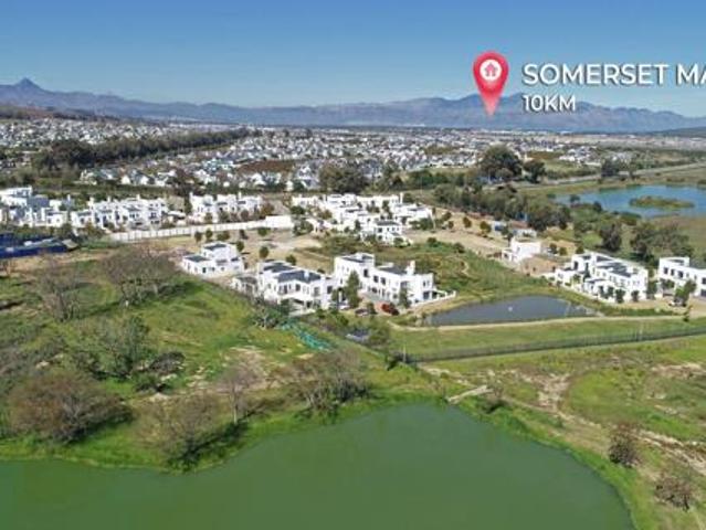5.8 ha Land available in Houghton Place
