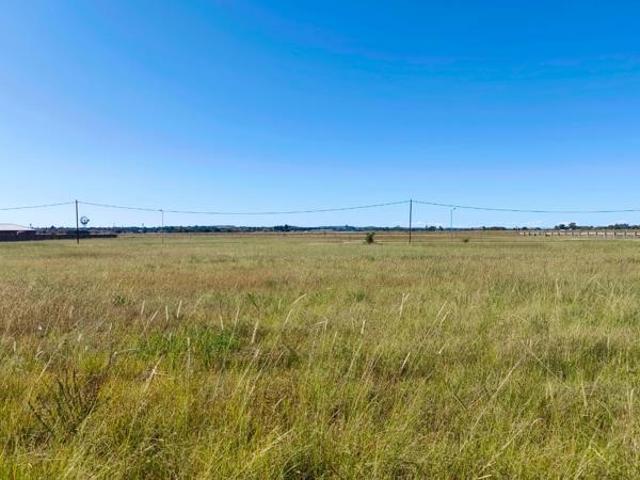 5 967 m² Land available in Grimbeek Park
