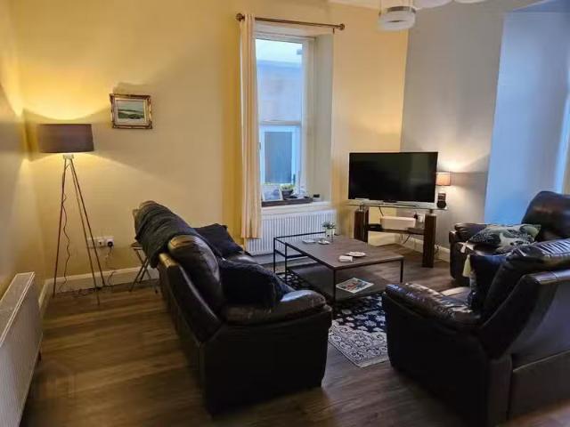 5a Antrim Gardens