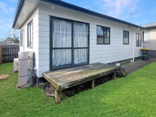 5A Macky Avenue, Mangere East