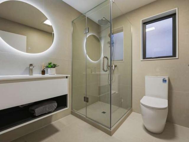 5A Mark Edward Drive, Half Moon Bay, Manukau City