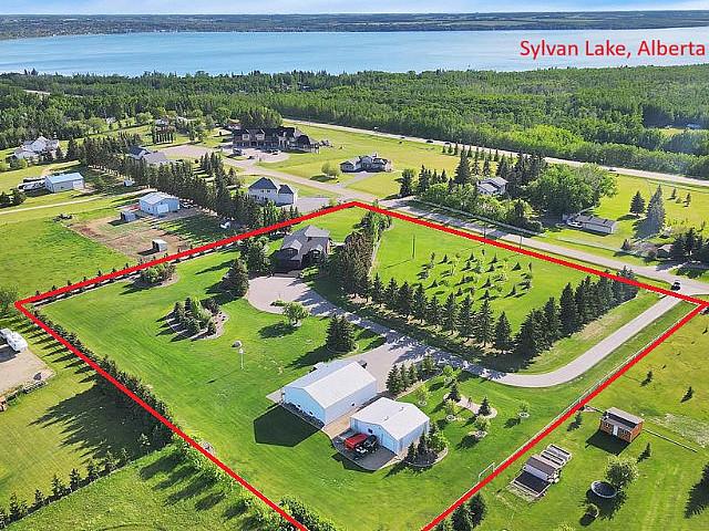 5acre, 5 Bed, 3 Bath Acreage, 24x22 Attached Garage, 50x40 Shop!