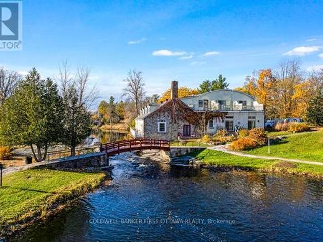 5B Lewis Street, Perth, ON, K7H 1M6 house for sale | Listing ID X12323 | Royal LePage