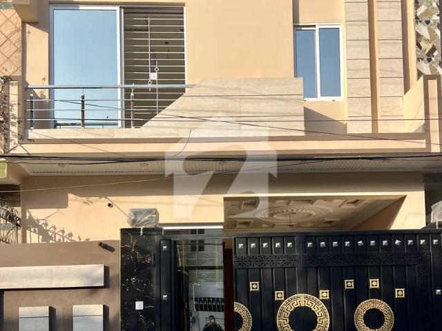 5Marla Brand New Luxury Modern Style With Direct Owner Meeting For Sale in Johar Town