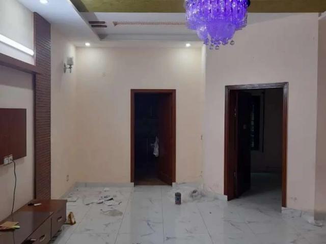 5marla House for sale brend new 5bed duble Kitchen tail folring wood Lahore Johar Town ID 59313