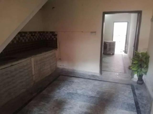 5Marla House fr sale in johar town A2. Block hoot and cleen house Lahore Johar Town ID 16179