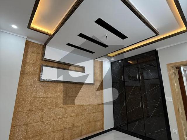 5Marla luxury House for sale in Zone 3 Regi Model Town