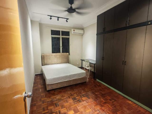 5Min Walk To LRT!Master/Medium Room for rent at Bukit OUG Condominium near Pavilion Bukit Jalil IMU APU Restaurant