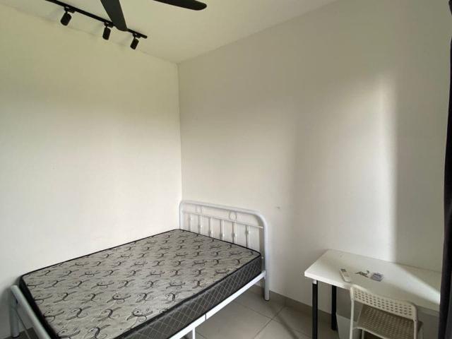 5min Walk to UOW SHAH ALAM Fully Furnished Room to Rent @ Glenmarie