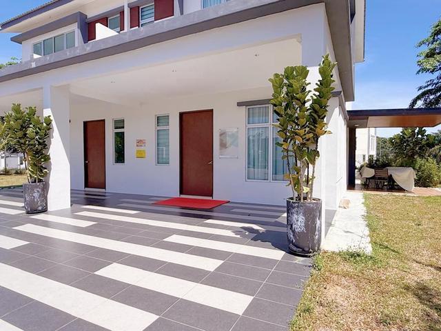 5mins to Supermarket Freehold Full Loan 2 Storey Semi D Jasin Toll