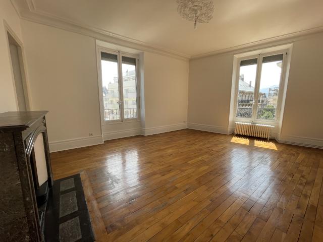 5P+C RUE DOCTEUR MAZET Grenoble 38000