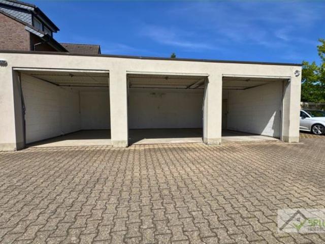 5PLUS + 3 GARAGEN 1 DEAL: IHR STELLPLATZ IM HERZEN VON INDEN / ALTDORF WARTET AUF SIE