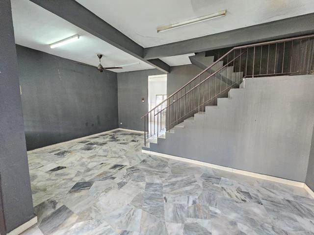 5ROOM 22X70 Landed Teres House Taman Putra Permai NEAR MRT Equine Park