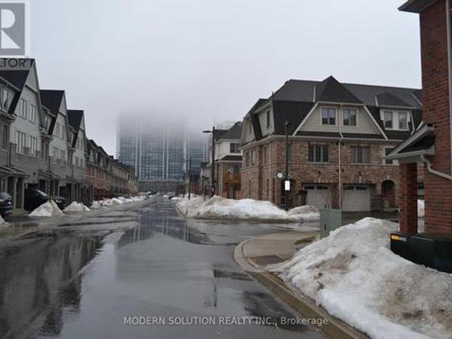 155 Danzatore Path, Oshawa, ON, L1L 0P9 townhouse for sale | Listing ID E12006 | Royal LePage