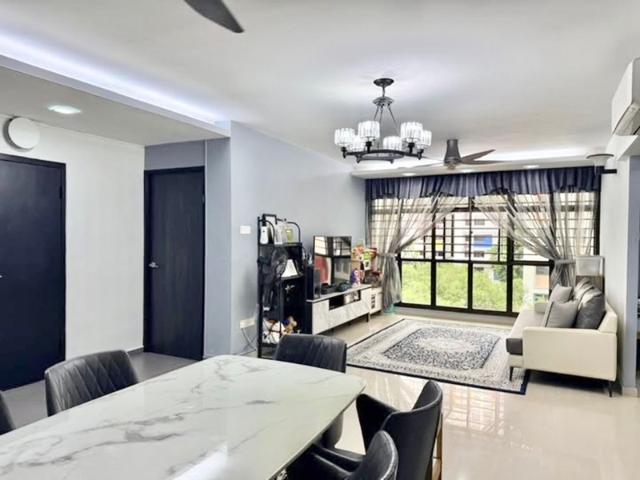 63 Teban Gardens Road HDB Apartment For Sale, $688,000, 3 Bed 2 Bath 1,237 sqft $556.00 psf
