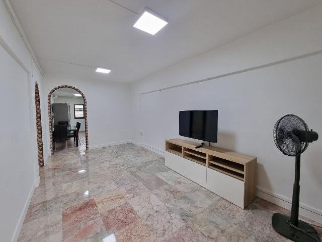 63 Telok Blangah Heights HDB Apartment For Rent, $3,400, 2 Bed 2 Bath 786 sqft $4.33 psf