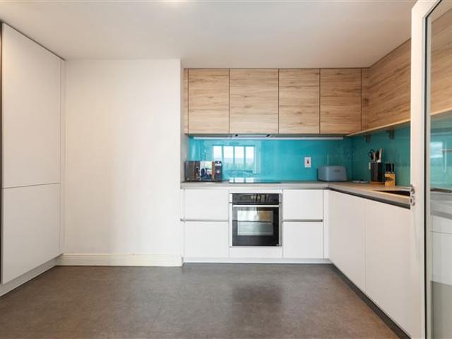 63 The Wellington, Riverpark Apartments, Coyningham Road, Islandbridge, Dublin 8 Lynam Auctioneers & Estate Agents 4970 MyHome. Ie Residential