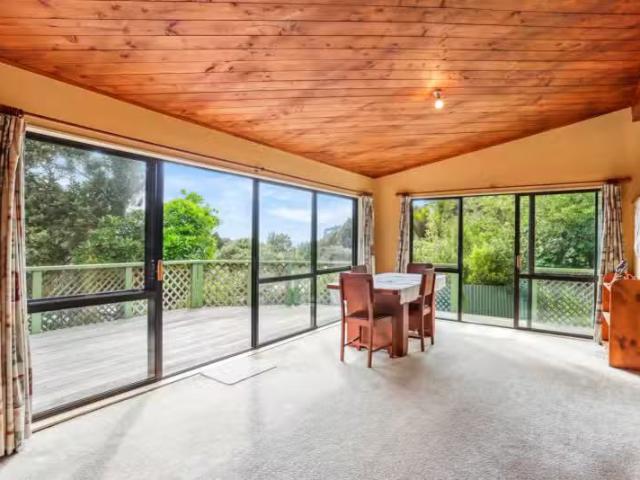 63 Western Road, Laingholm, Waitakere City