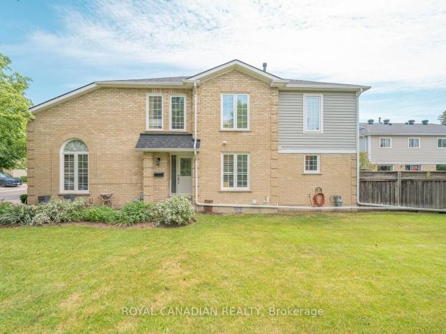 63 Heathcliffe Square, Brampton | For Sale @ $724,900 | Condos. Ca