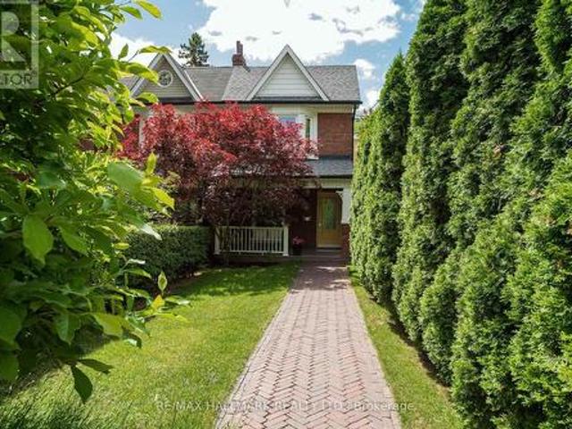 63 Hillsview Avenue, Toronto, ON, M6P 1J4 house for sale | Listing ID W13472 | Royal LePage