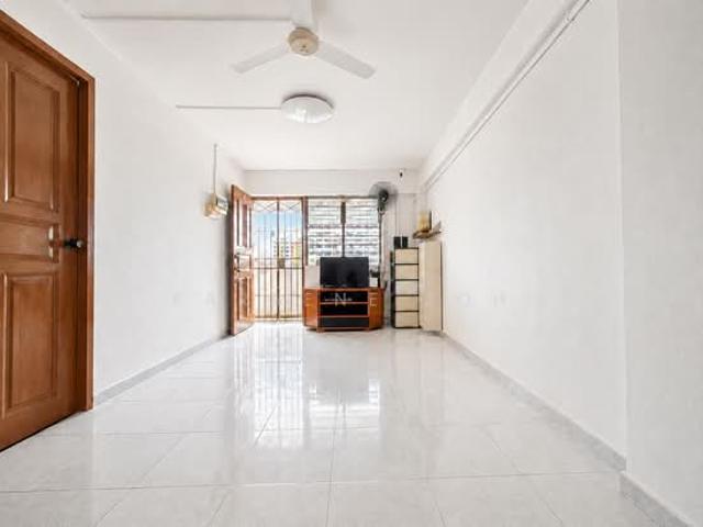 63 Kallang Bahru HDB Apartment For Sale, $370,888, 2 Bed 1 Bath 700 sqft $530.00 psf