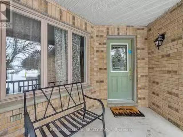 63 Newborough Crescent, Ottawa, ON, K2G 6A5 house for sale.