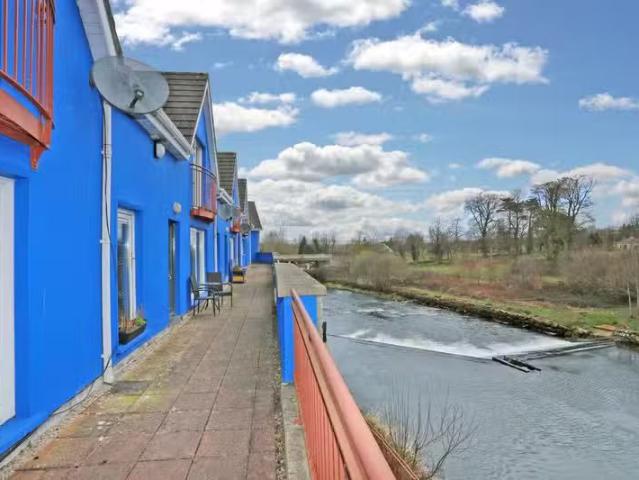 63 Riverfront Apartments, The Square, Annacotty, Co. Limerick.