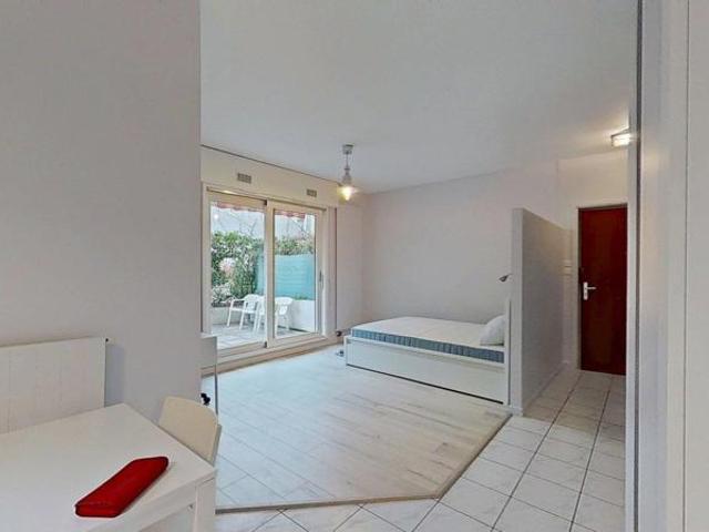 63 RUE BELLECOMBE LYON 69006 T1 Meublé 750 CC
