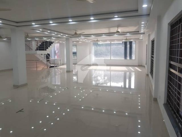 6000 Square Feet Commercial Hall Is Available For Rent