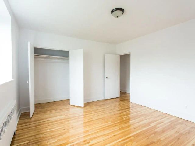 6001 6101 6151 Chemin de la Côte Saint Luc — 309 6001