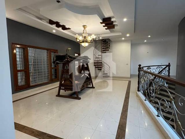 600 Extra Ordinary well Maintained Bungalow for Rent in DHA Phase 7 at Most Prime Location in Reasonable Demand