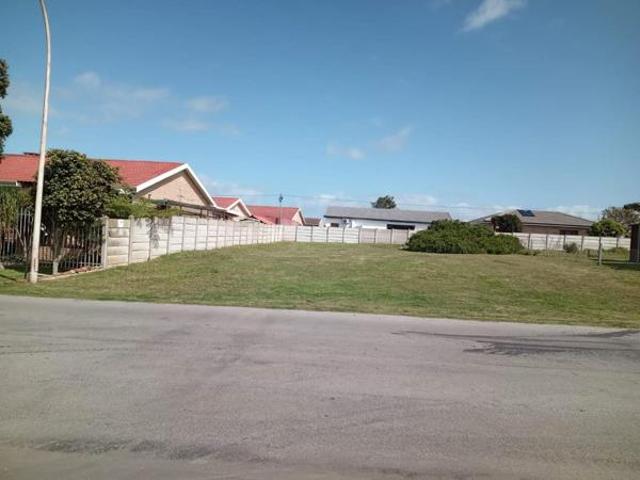 600 m² Land available in Wavecrest