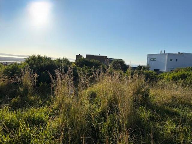 600 m² Land available in Wavecrest