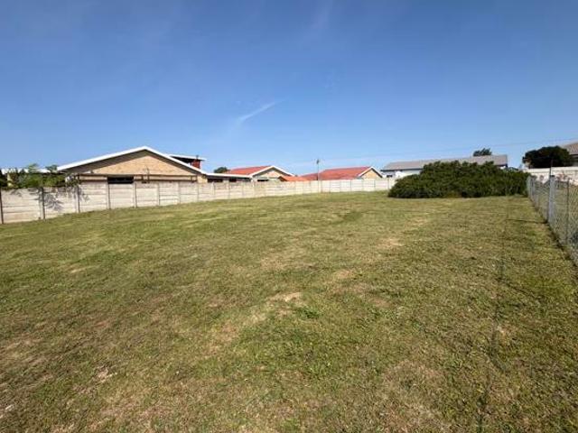 600 m² Land available in Wavecrest