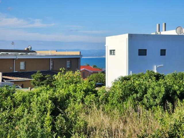 600 m² Land available in Wavecrest