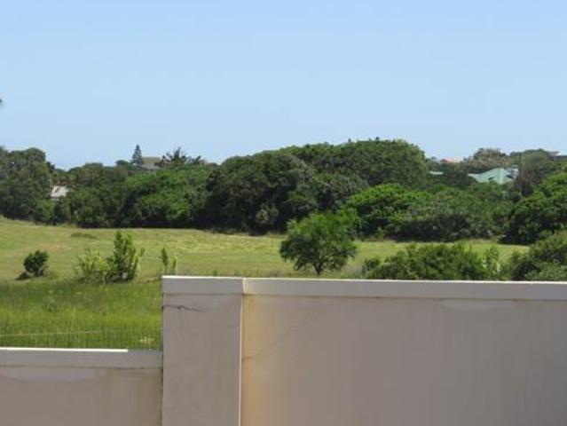 600 m² Land available in West Bank