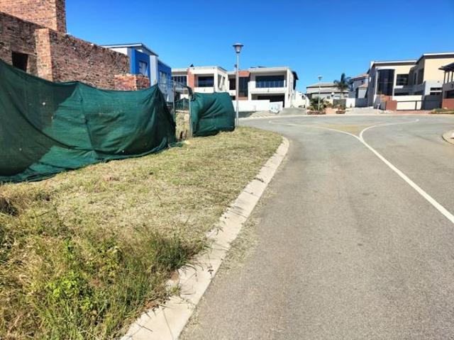 600 m² Land available in Bendor