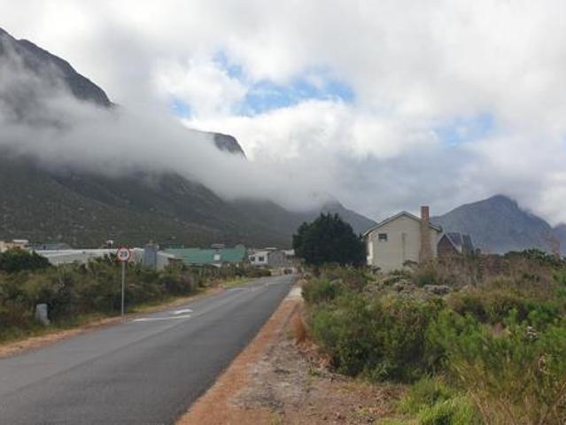 600 m² Land available in Bettys Bay