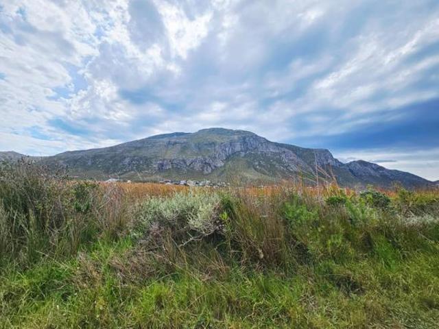 600 m² Land available in Bettys Bay