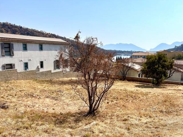 600 m² Land available in Estate D Afrique