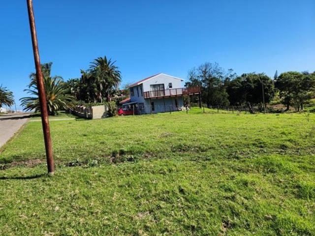600 m² Land available in Humansdorp