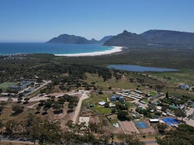 600 m² Land available in Kommetjie