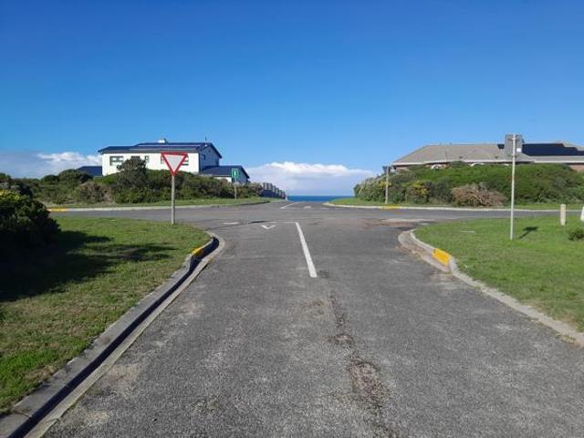 600 m² Land available in Kleinbaai